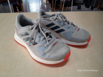 Adidas-33,5-Sneaker Runfalcon grigia 